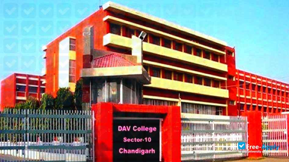 D A V College Chandigarh photo #10