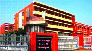 Miniatura de la D A V College Chandigarh #9