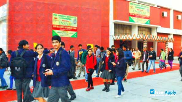 D A V College Chandigarh photo #8