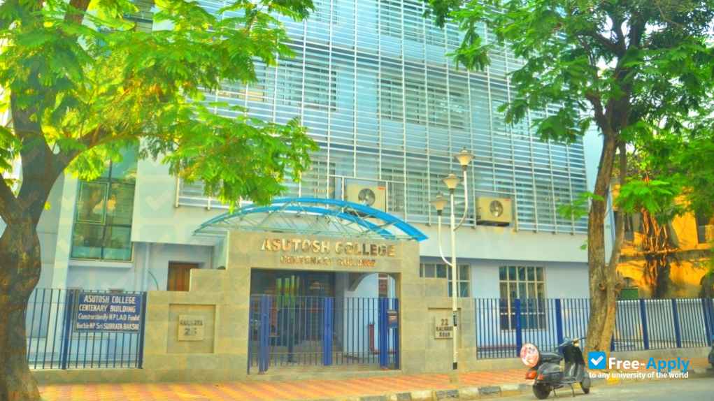 Foto de la Asutosh College #5
