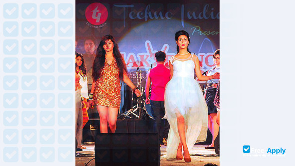 Foto de la Asutosh College #13