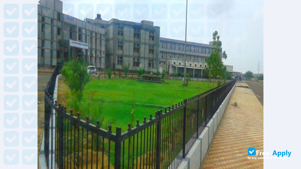 Photo de l’College of Engineering & Technology, Bikaner #2