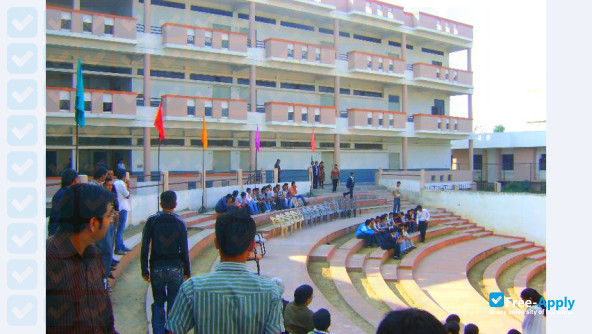 Foto de la Compucom Institute of Information Technology and Management #6
