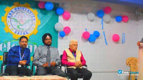 Photo de l’AKS University Satna #39