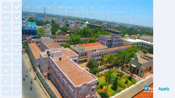 Photo de l’V L B Janakiammal College of Arts and Science #3
