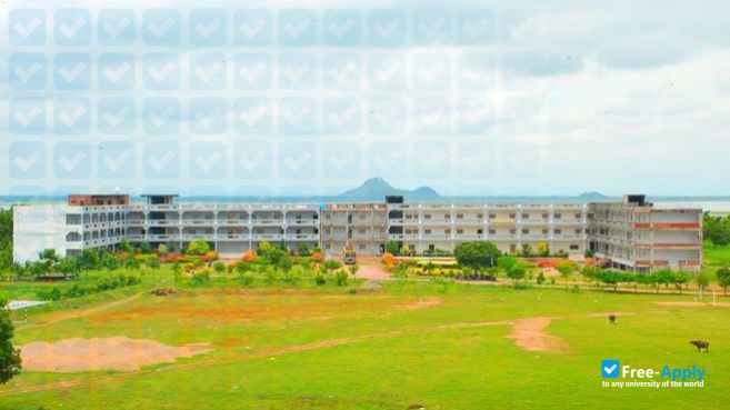 Foto de la Sree Chaitanya College of Engineering #4