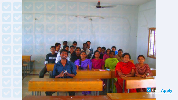 Foto de la Sree Chaitanya College of Engineering #3
