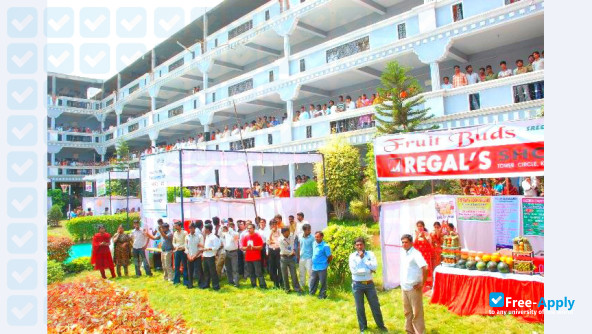 Foto de la Sree Chaitanya College of Engineering #5