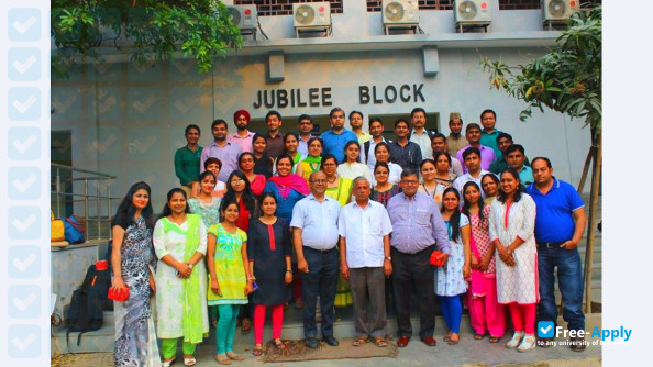 Photo de l’Motilal Nehru College #3
