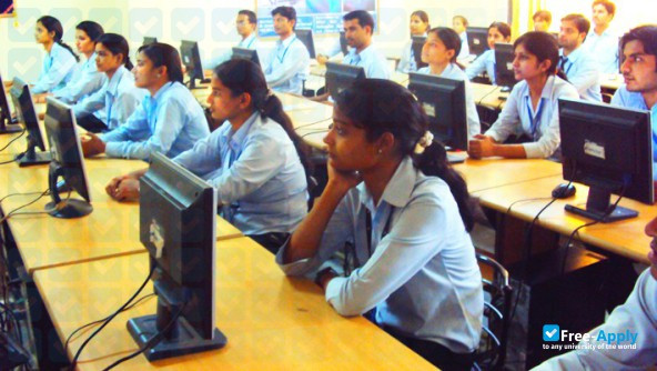 Suresh Gyan Vihar University фотография №3