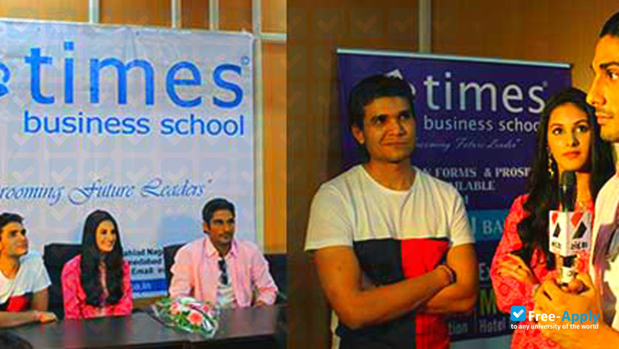 Foto de la Times Business School #11