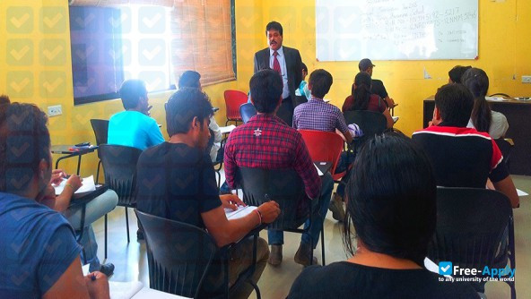 Foto de la Times Business School #8