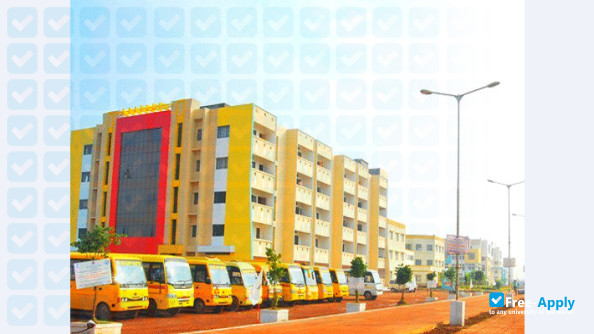 Foto de la Shri Shankaracharya Institute of Professional Management and Technology