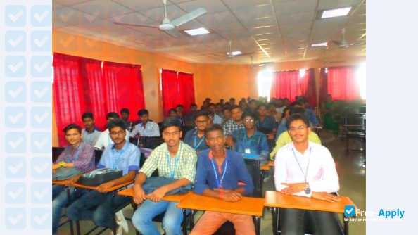 Raja Rajeswari Engineering College Chennai фотография №8