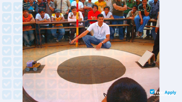 Photo de l’C. K. Pithawala College of Engineering and Technology