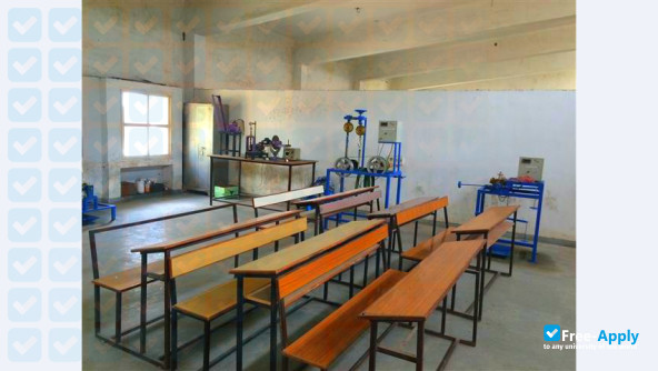 Photo de l’C. K. Pithawala College of Engineering and Technology #4
