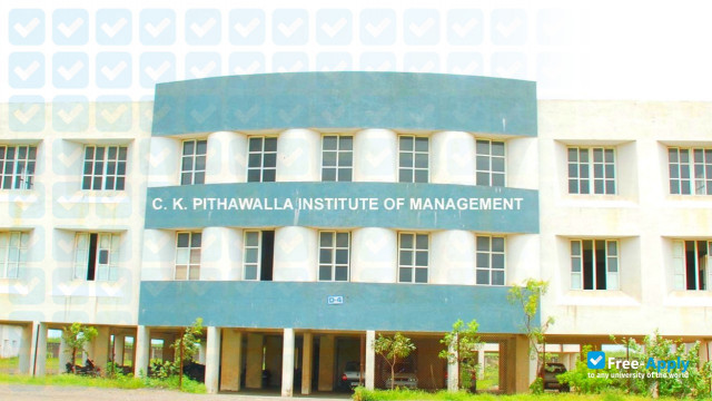 Foto de la C. K. Pithawala College of Engineering and Technology #7