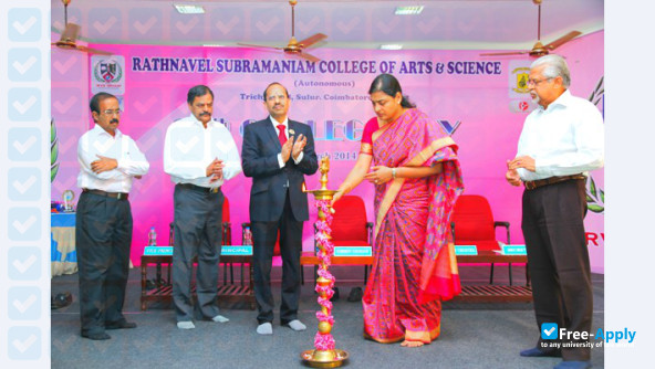 Foto de la R V S College of Arts and Science #14