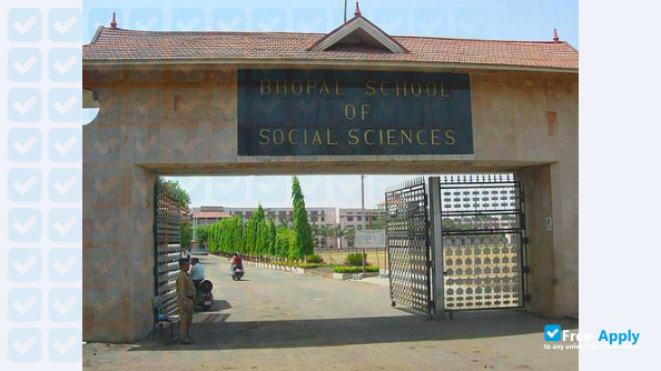 Bhopal School of Social Sciences фотография №5