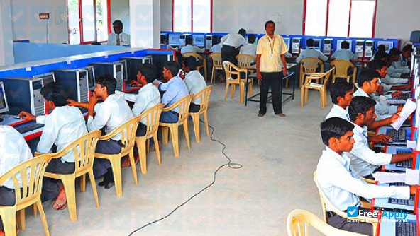 Roever College of Engineering & Technology Perambalur photo #13