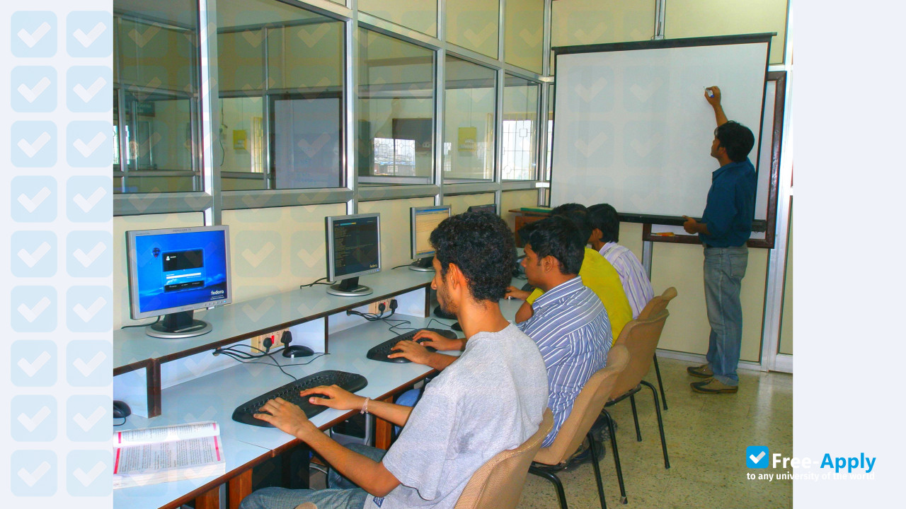 Foto de la Xavier Institute of Engineering #7