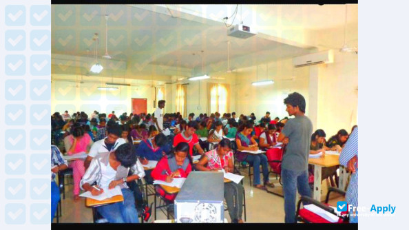 Photo de l’MET's School of Engineering #5