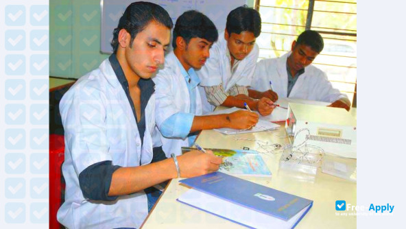 Foto de la BTL Institute of Technology #8