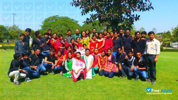 Foto de la A M Patel Institute of Computer Application Ganpat University #21
