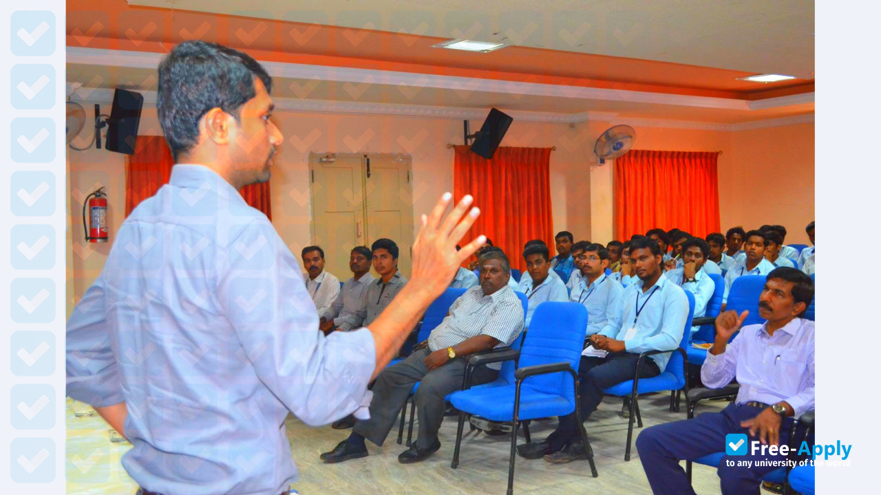 Foto de la Annai Vailankanni College of Engineering #11