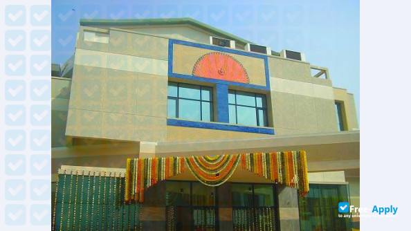 Foto de la Satyawati College #6