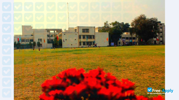 Satyawati College photo #3