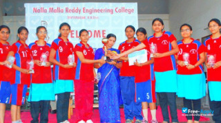 Miniatura de la Nalla Malla Reddy Engineering College #1