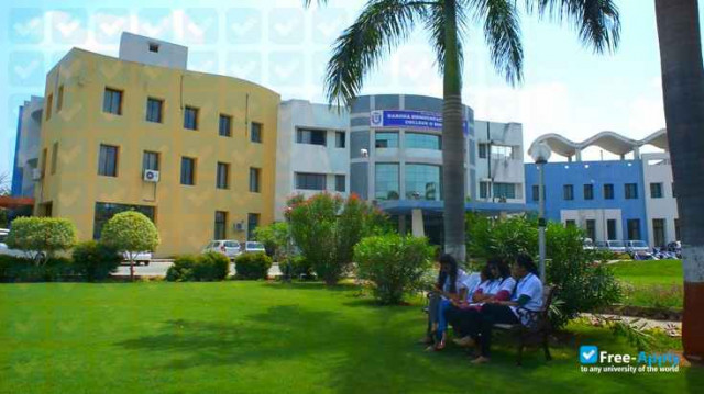 Foto de la Medical College Baroda #7
