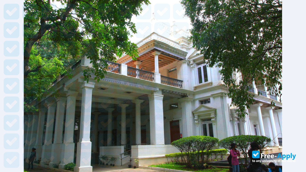 Foto de la McGan's Ooty School of Architecture #7