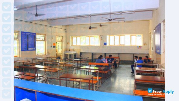 Foto de la Sathaye College #3