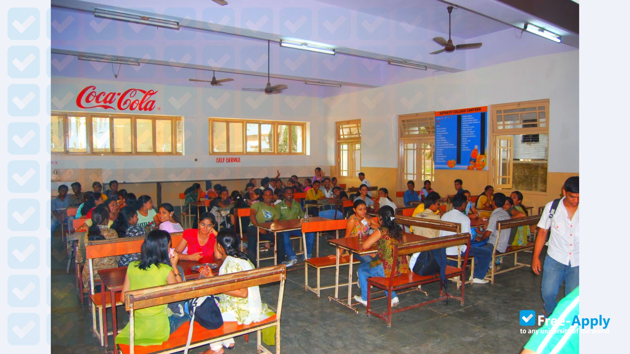 Foto de la Sathaye College #6
