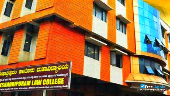 Photo de l’Seshadripuram Law College #4