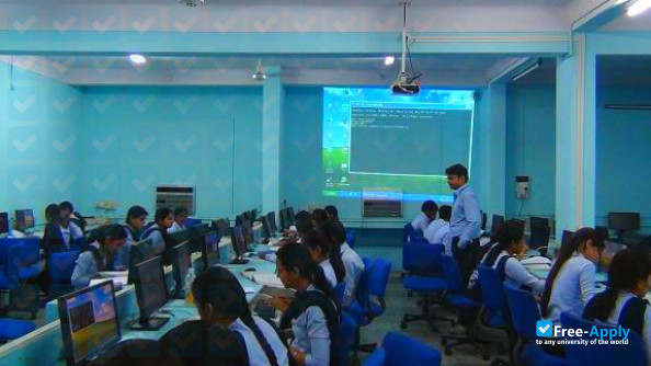 Фотография Shri Vaishnav Institute of Technology & Science