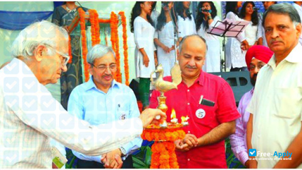 Deen Dayal Upadhyaya College фотография №13
