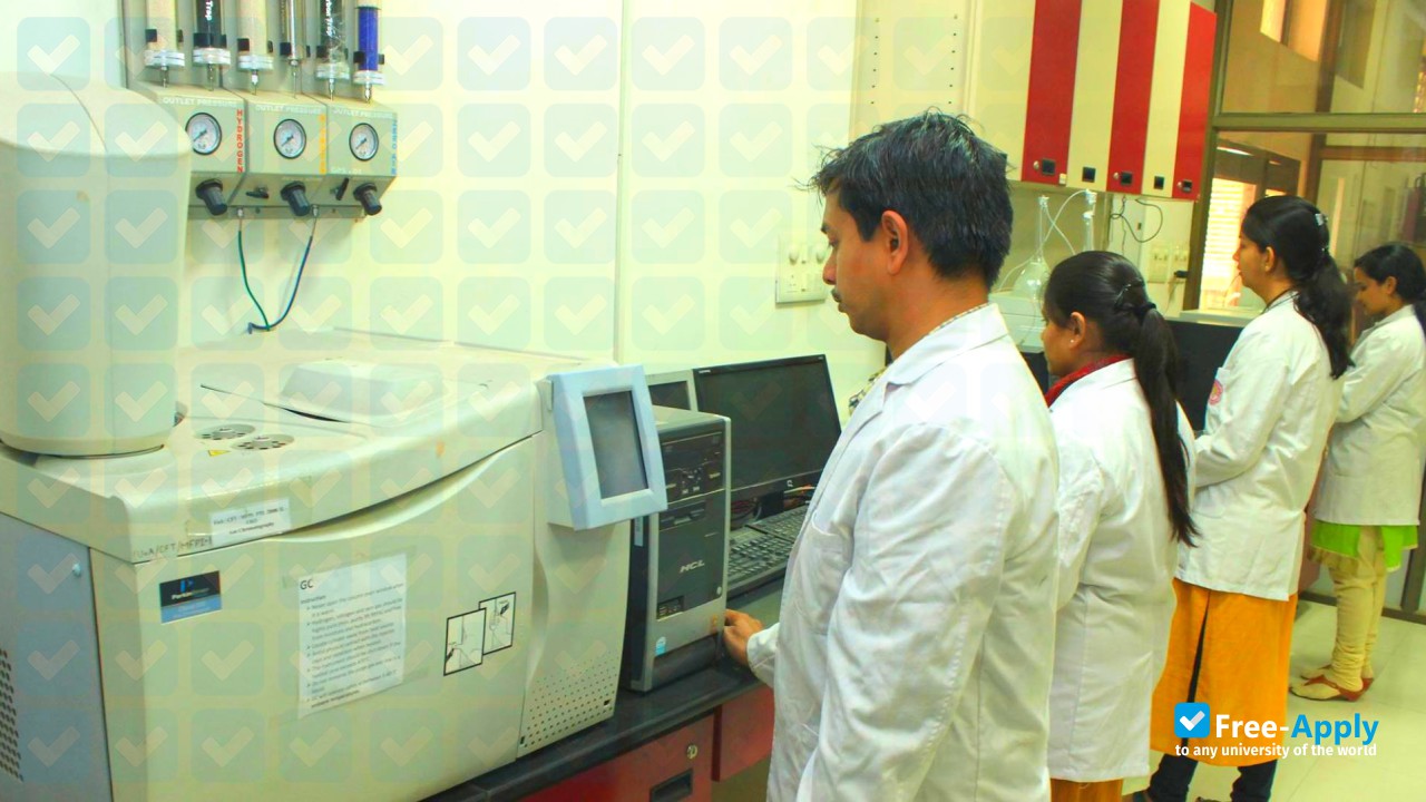 Photo de l’Institute of Professional Studies University of Allahabad #19