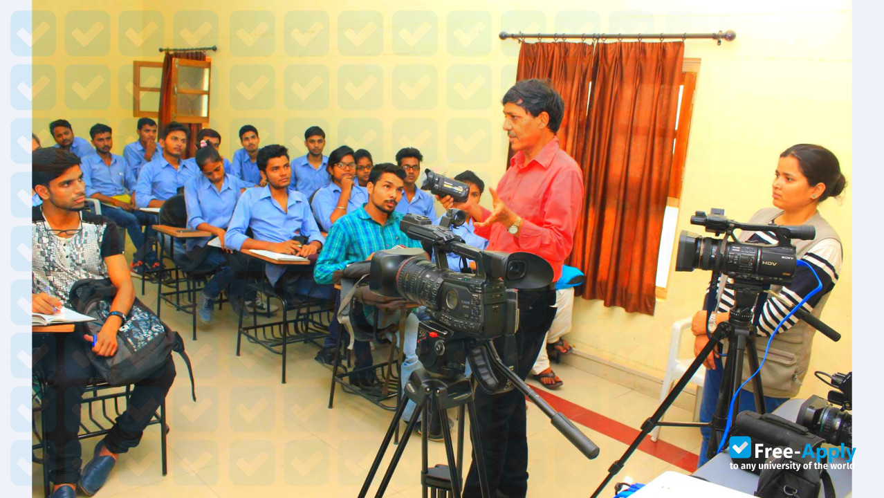 Photo de l’Institute of Professional Studies University of Allahabad #22