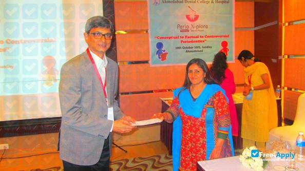 Photo de l’Ahmedabad Dental College #9