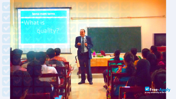 Foto de la Albertian Institute of Management #4