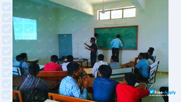 Photo de l’Alpha College of Engineering and Technology #1
