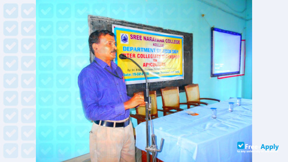 Foto de la Sree Narayana College Kollam #4