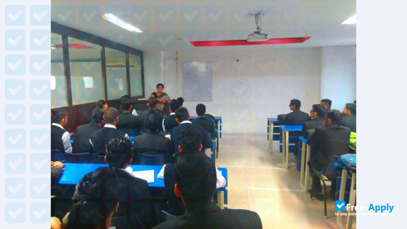 Photo de l’UEI Global (India’s Leading Chain of Management Institutes) #3