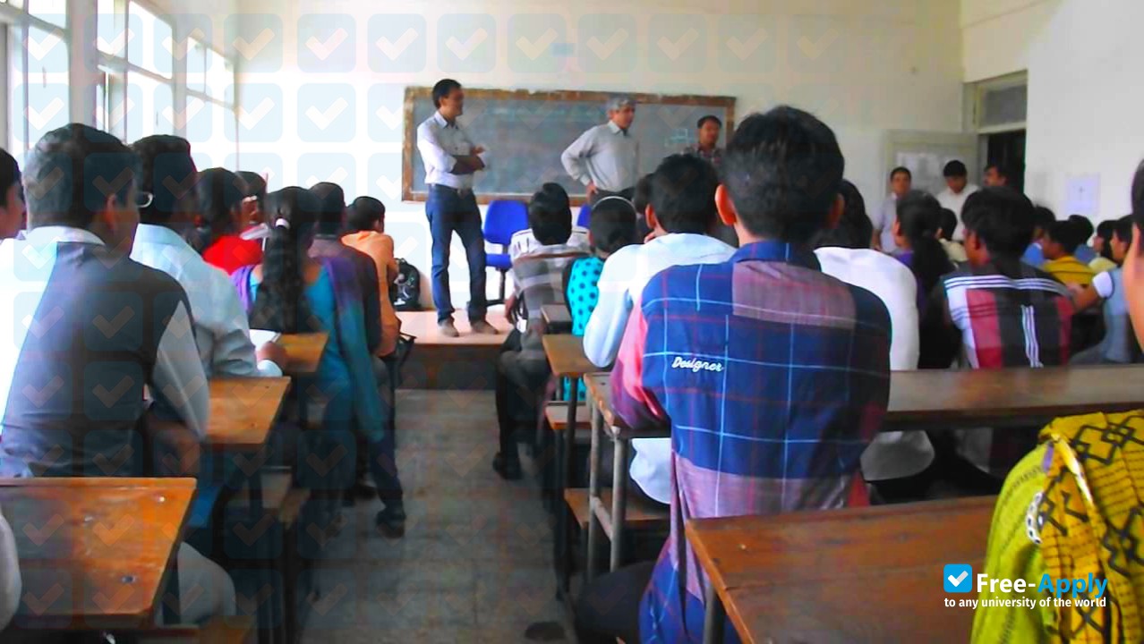 Foto de la Shantilal Shah Engineering College #3