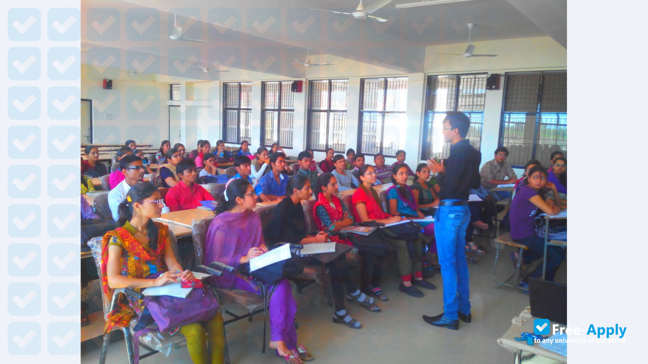 Фотография Shantilal Shah Engineering College