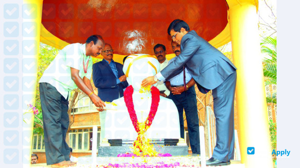 Foto de la A. Veeriya Vandayar Memorial Sri Pushpam College #2