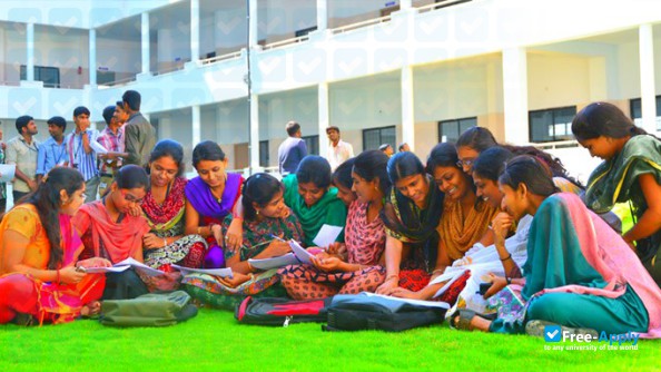 Foto de la Ashoka Engineering College #7